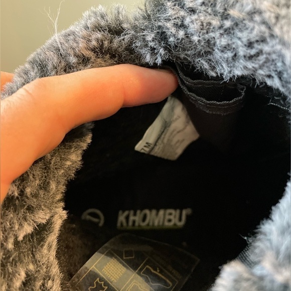 Khombu, faux fur cuff, leather upper, black ankle snow boot size 7 women’s - Picture 11 of 11